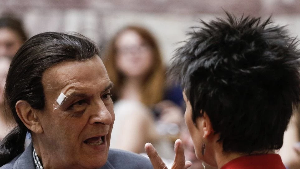 Tι συνέβη στον βουλευτή του ΣΥΡΙΖΑ, Τάσο Κουράκη; Με… μαυρισμένο μάτι και ράμματα στο φρύδι….